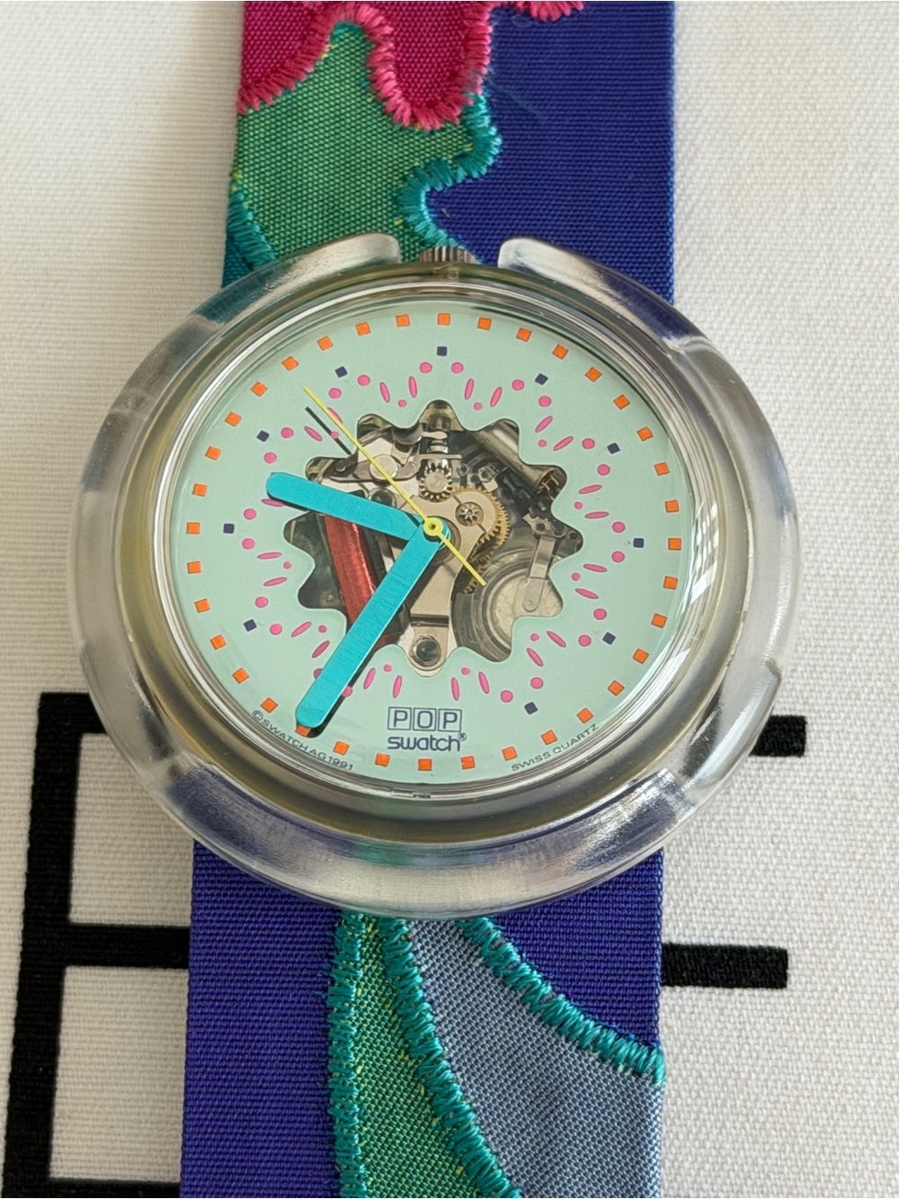 Vintage 1992 Swatch Pop "Veruschka"
Special Edition Watch PWZ103